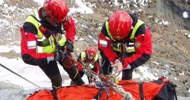 Shembet akullnaja në kufirin mes Italisë e Zvicrës: Dy alpinistë të vdekur e 9 të lënduar