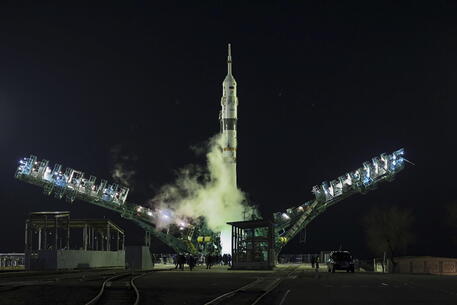 Rusia vendos në orbitë një satelit të ri ushtarak