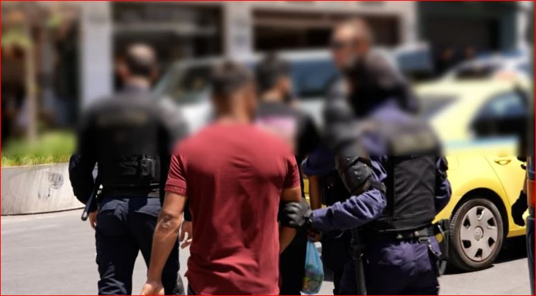 Operacioni “Fshesa” në Greqi, ekstradohen 75 emigrantë
