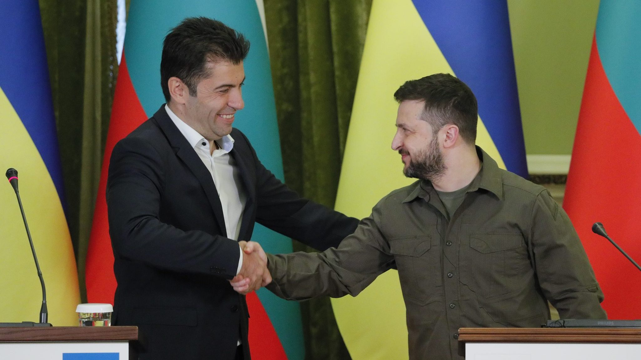 Zelensky i kërkon ndihmë Bullgarisë për riparimin e pajisjeve ushtarake