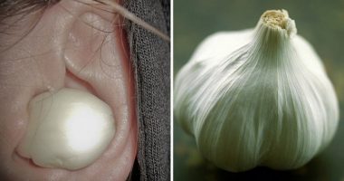 Vendosi një thelpi hudhër në vesh dhe e mbajti për 30 minuta, rezultati i pabesueshëm