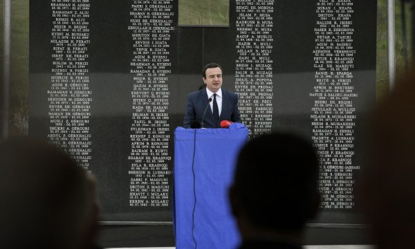 Kurti në përvjetorin e Masakrës së Studimes: Asnjë i dënuar për vrasjet e 116 civilëve shqiptarë