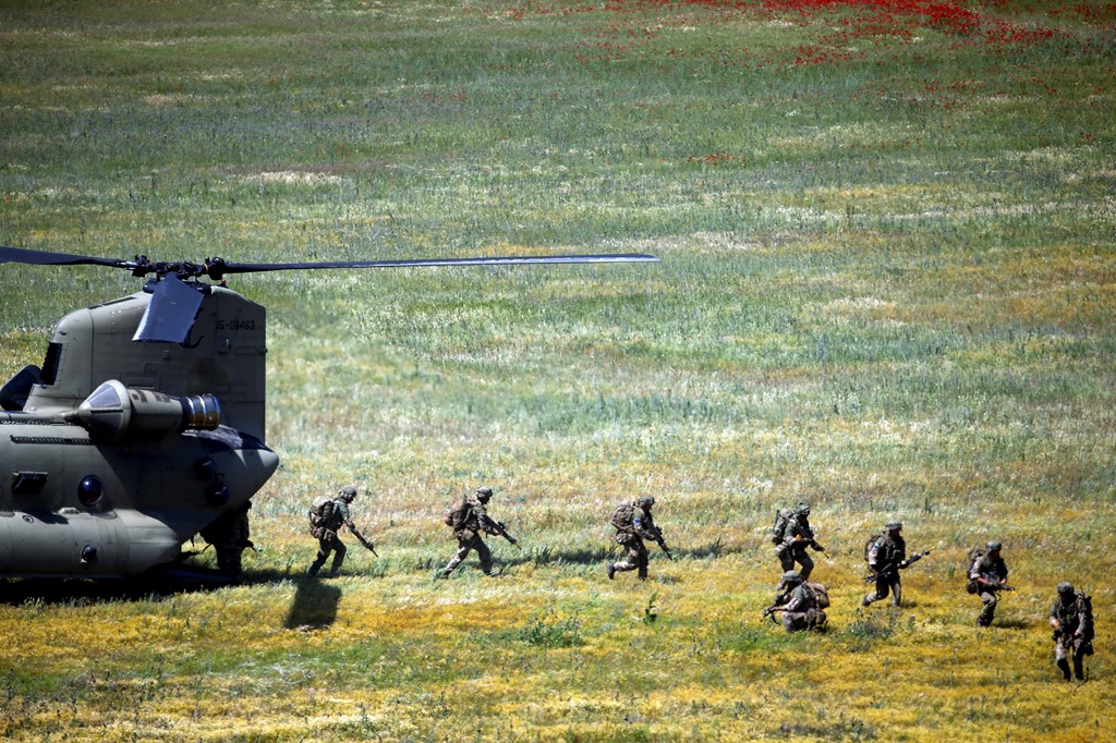 FOTO/ NATO, stërvitje në Maqedoninë e Veriut