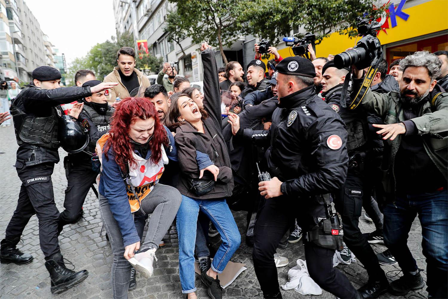 Dhjetëra të arrestuar në protestat në Turqi