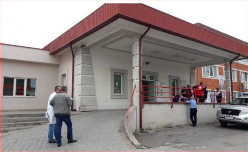 Helmohen dhjetëra nxënës në Mitrovicë, reagon drejtori i spitalit