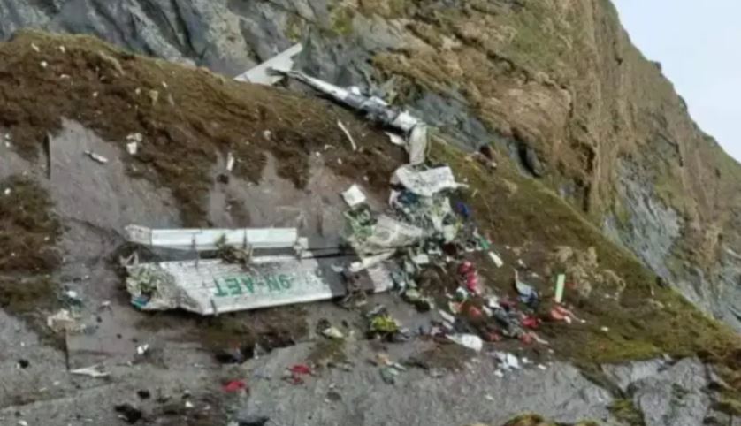 Avioni u rrëzua të dielën, gjenden trupat e 22 personave në Nepal