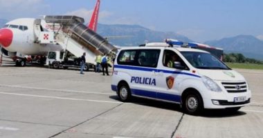 Vodhi një telefon, kapet pas 8 vitesh në Rinas