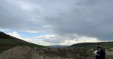 Dyshohet për varrezë masive me trupat e shqiptarëve të vrarë në luftë, nisin gërmimet në Sijenicë të Serbisë