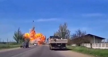 VIDEO/ Momenti kur ukrainasit shkatërrojnë një tank rus në Mariupol