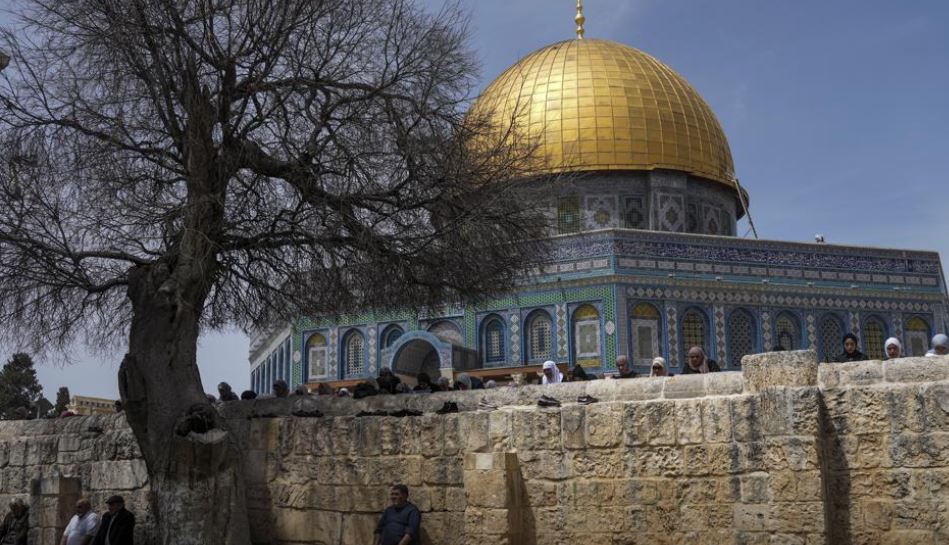 Përplasjet në Jerusalem, policia izraelite hyn në xhaminë Al-Aksa