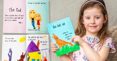 5-vjeçarja boton një libër, futet në “Guiness”