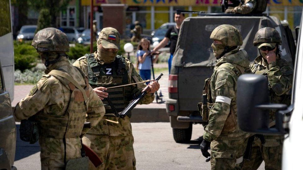 Ukraina: Rusia tërheq trupat nga Melitopol, përparon në drejtim të Khersonit