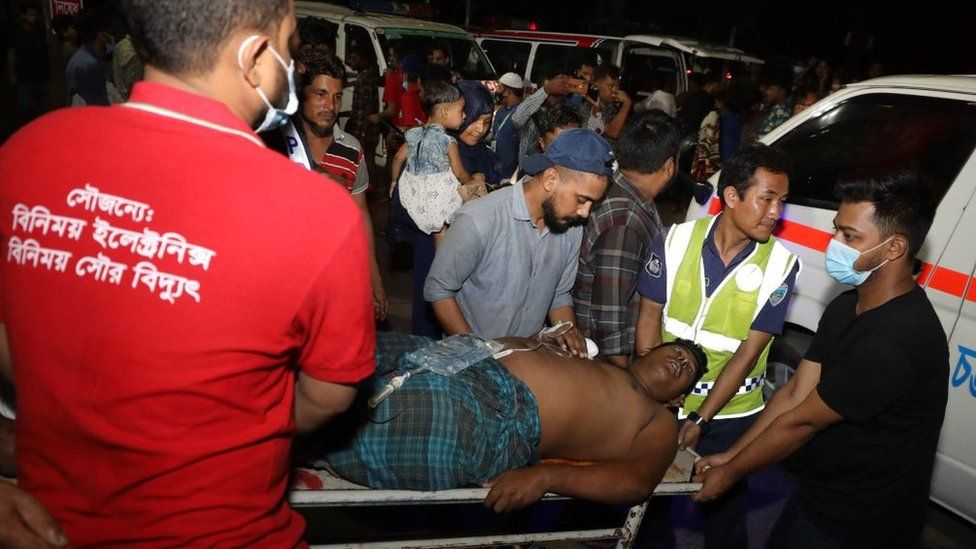 Tragjedi në Bangladesh,16 të vrarë dhe dhjetëra të plagosur pas shpërthimit në një depo