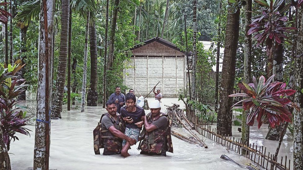 Përmbytjet në Indi shkatërrojnë miliona shtëpi dhe ëndrra