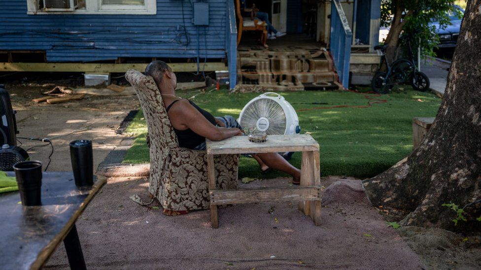 FOTOT/ Amerikanët përballen me temperatura të larta