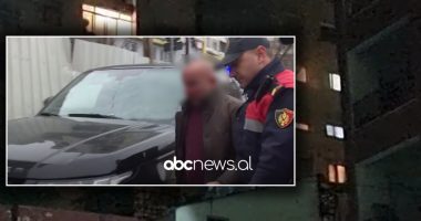 Zjarri te pallati në Astir, flakët nisën nga makina e vëllait të ndërtuesit Sino Llanaj, u plagos në janar 2021