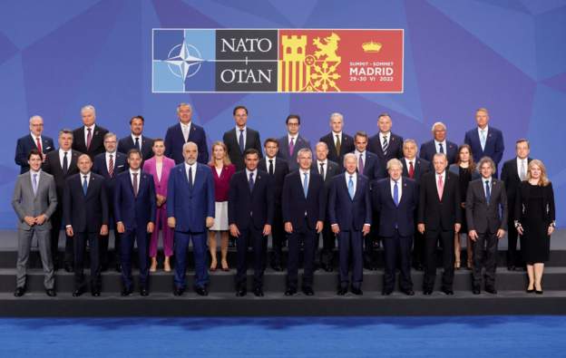 Liderët e NATO-s mblidhen në Madrid, del fotoja zyrtare nga samiti