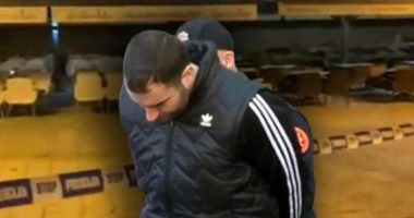 U ul një tavolinë më tej, ky është vrasësi i bosit të Podgoricës: Detaji që u bëri përshtypje policëve
