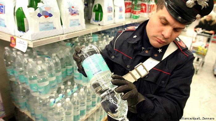 Kërcënoi se do të helmonte ujin dhe ushqimet në supermarkete, arrestohet 47-vjeçari në Itali
