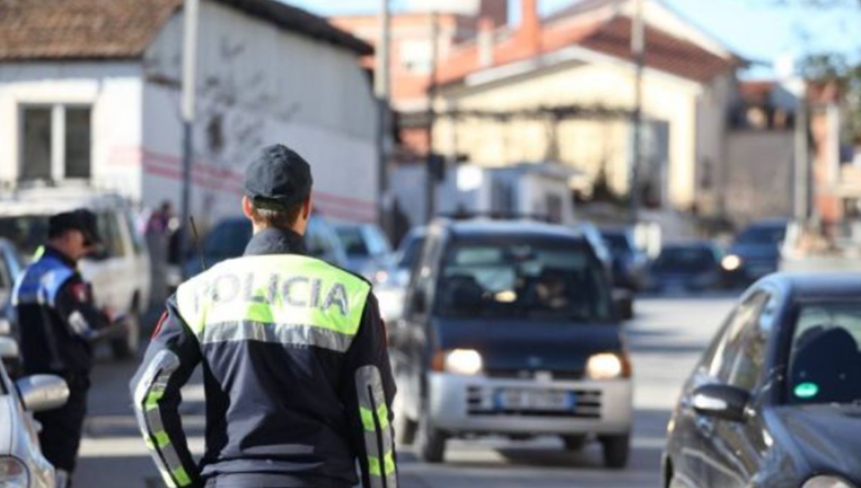 Polici përplas të miturin në Pogradec dhe ikën nga vendngjarja