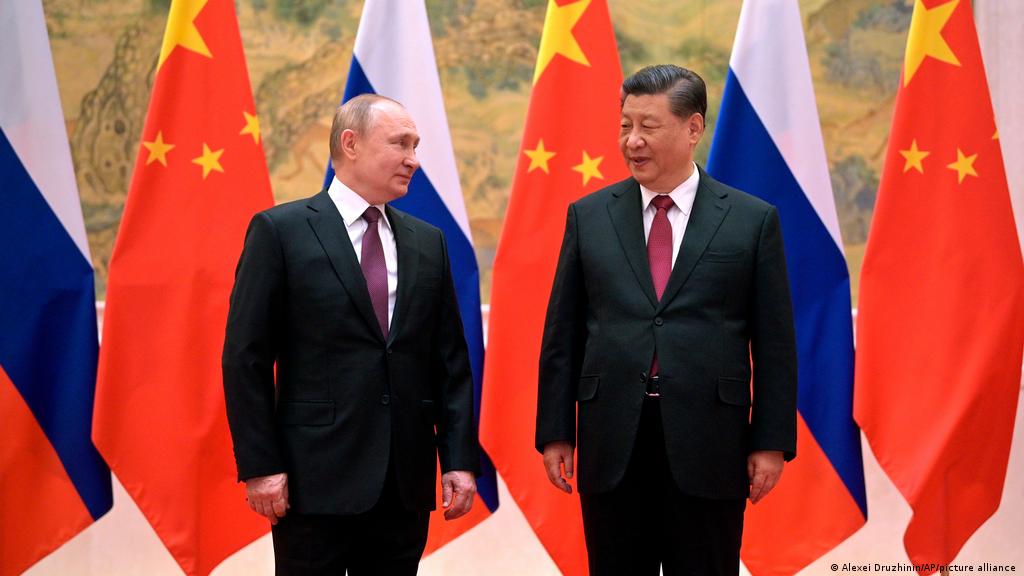 Kina i drejtohet Rusisë: Të gjitha palët duhet të bashkëpunojnë për të zgjidhur krizën në Ukrainë