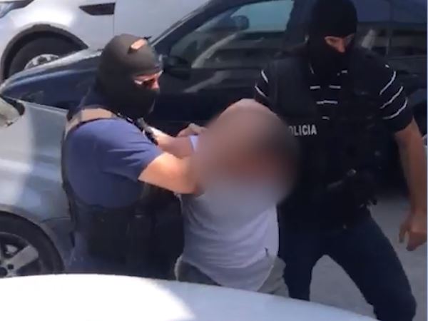 Organizonte grupe për të hedhur në qarkullim kartëmonedha të falsifikuara në Tiranë e Korçë, ndalohet 46-vjeçari