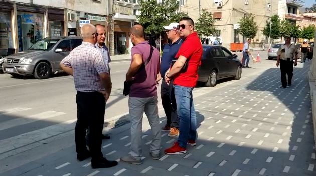 Avokatët e Beratit sërish në protestë, bojkot pa afat të gjitha seancat gjyqësore