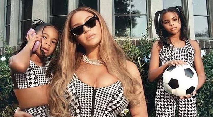 VIDEO/Si dy pika uji, vajza e Beyonce një kopje identike e nënës së saj