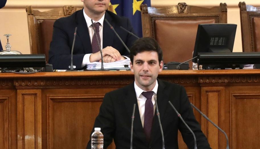 Akuzohet për shkelje të Kushtetutës, shkarkohet kryetari i parlamentit të Bullgarisë