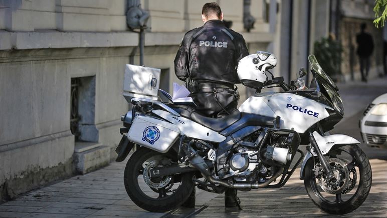 59-vjeçari vret vëllanë me thikë, shkon në polici: Kam ardhur të dorëzohem, e qëllova disa herë