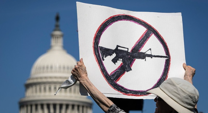 Vrasje masive, por pse nuk ndalohet dot blerja e armëve nga civilët në SHBA?