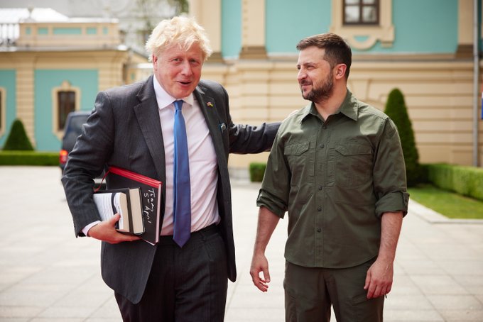 Johnson surprizën sërish Zelenskyn, fluturon për në Kiev papritur