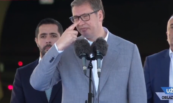 Vuçiç përplaset me gazetaren serbe në konferencë, shkak bëhet djali i tij  