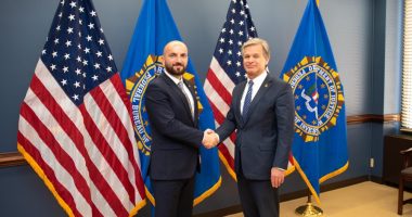 Nano takohet me drejtorin e FBI-së në Uashington