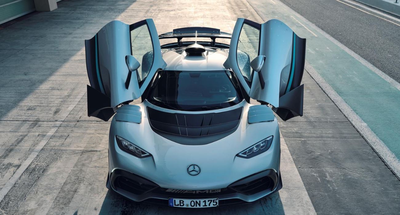 Mercedes sjell teknologjinë F1 në rrugë, prezanton AMG One me 1000 kuaj fuqi