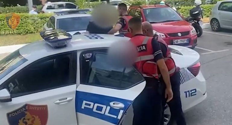 “U rrëzova… jo, jo më qëlluan me armë”, 22-vjeçari bën “lëmsh” policinë e Elbasanit, ata e vënë pas hekurave