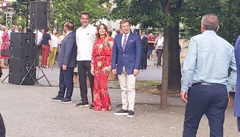 31 vjetori i PS, kush i pret miqtë në selinë rozë