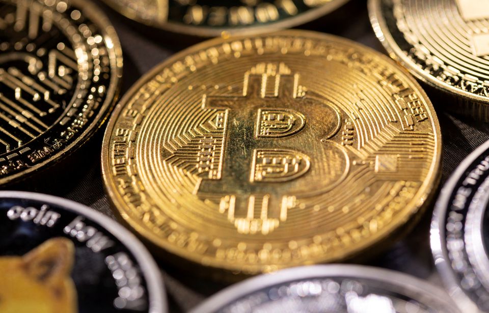 Më e keqja s’ka ardhur ende, tërmeti në tregun e kriptomonedhave: Bitcoini po i “varros” të gjithë