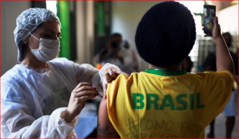 Brazili po diskuton për dozën e katër të vaksinës  së Covid-19 për personat  mbi 50 vjeç