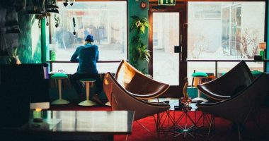 Numri i bareve dhe restoranteve ra me 5,2% vitin e kaluar, Shoqata: Mbylljet do vazhdojnë edhe në 2022