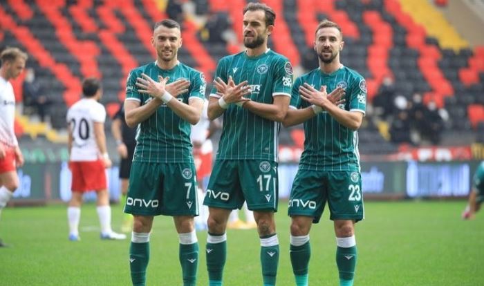 Fati i buzëqesh shqiptarëve të Konyasporit, dy ndeshjet në Conference i luajnë në shtëpi