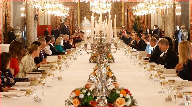 Darka mbretërore në Spanjë, i pranishëm edhe Rama, çfarë konsumuan liderët evropianë