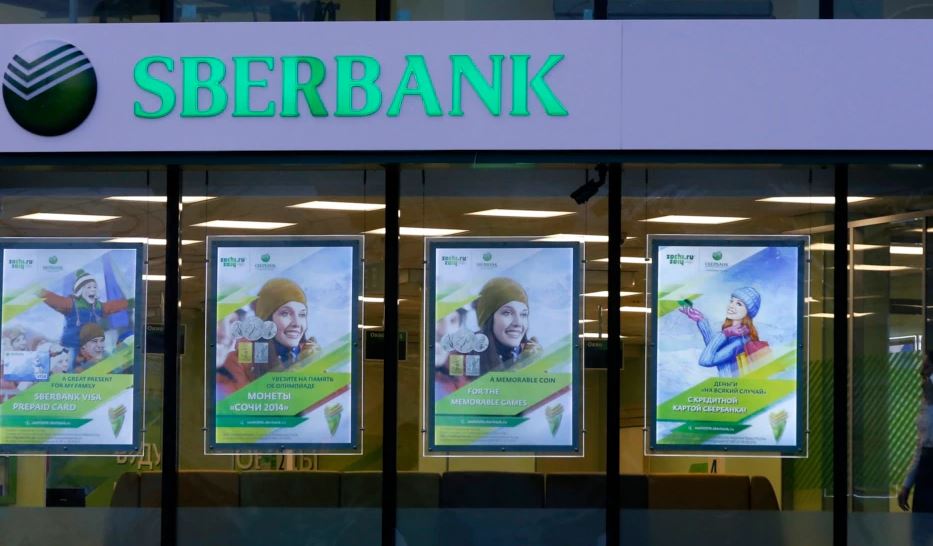 Zvicra zgjat sanksionet ndaj bankës ruse, Sberbank