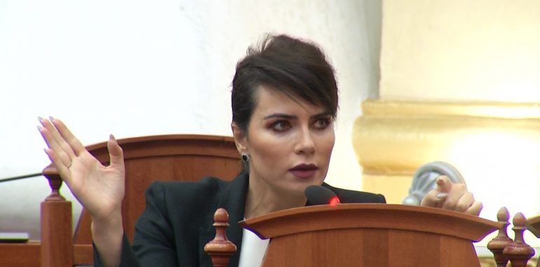 VIDEO/ Grida Duma do qetësi në Kuvend: Mos bëni zhurmë kur flasin të zgjedhurit e popullit