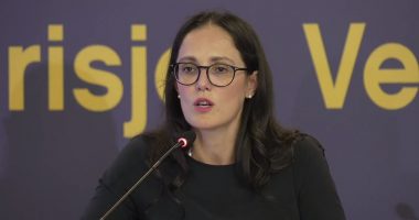 Mbledhja me kryebashkiakët, Ibrahimaj: Vora dhe Kavaja në vështirësi të madhe financiare  