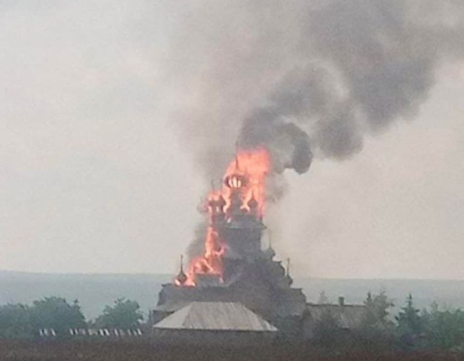 Rusët godasin me raketa një kishë në Donetsk