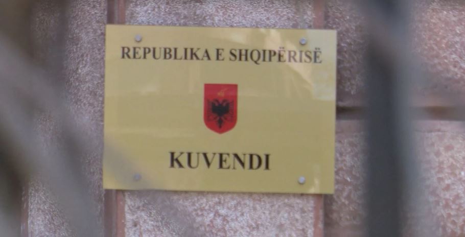 Kuvendi dështon me zgjedhjen e Arta Mandros, Tullumani zgjidhet anëtari i Këshillit Drejtuese të RTSH-së