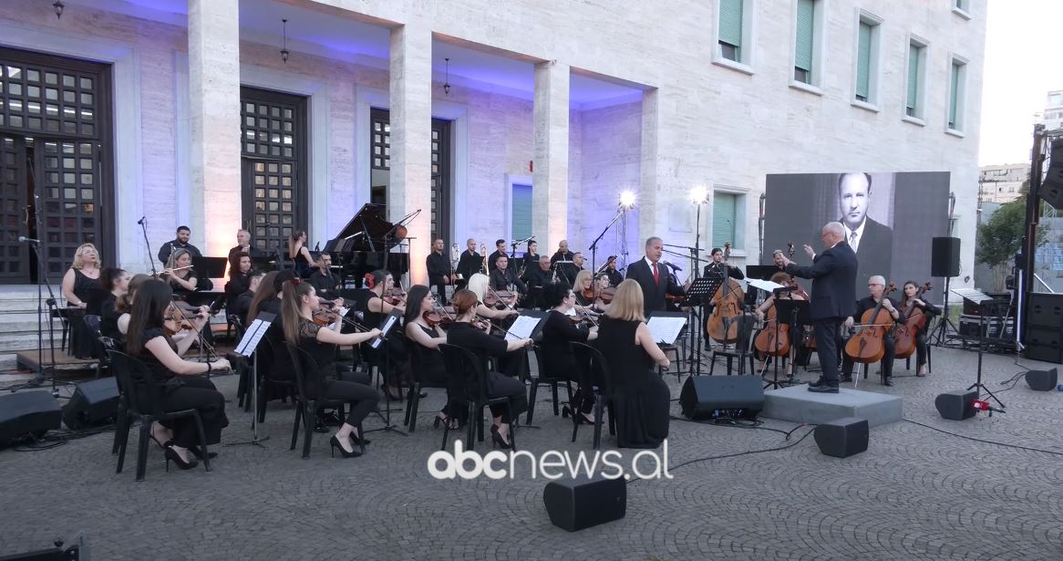 Mbrëmja Gala e 60-vjetorit, nderohen themeluesit e Fakultetit të Muzikës