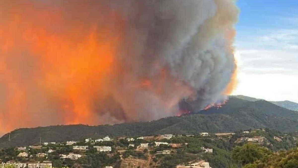 I nxehtë përvëlues në Spanjë, temperatura mbi 40 gradë dhe zjarre në pyjet e Katalonjës