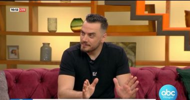 Nuk këndonte prej 20 vitesh, Vani Gjuzi rikthen babain në muzikë